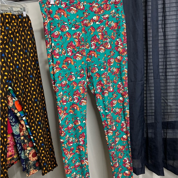 Colorful‎ Patterned Leggings (LuLaRoe) - Picture 1 of 2